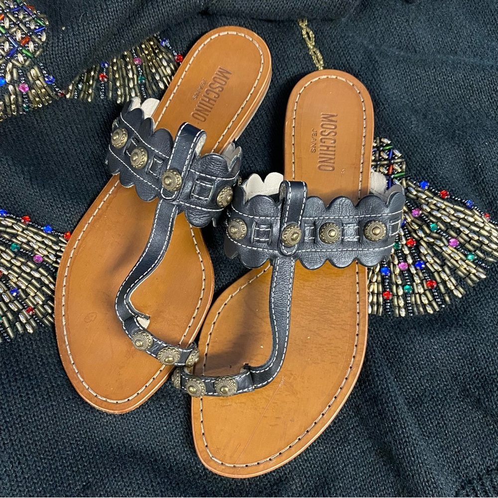 Moschino Jeans Flat Black & Gold Leather Sandals Size 7 DAMAGED